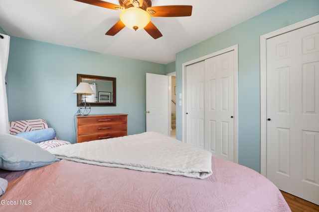 28 Glenmore Drive, Colonie, NY 12309