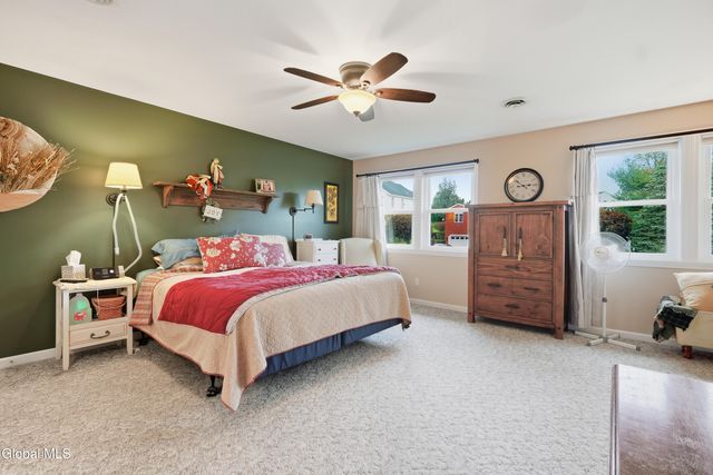 28 Glenmore Drive, Colonie, NY 12309