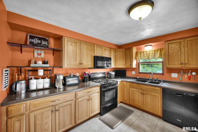 2129 MARIGOLD Drive, Pekin, IL 61554