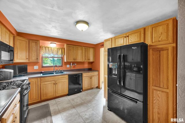 2129 MARIGOLD Drive, Pekin, IL 61554