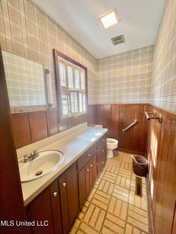 114 Dogwood Drive, Hazlehurst, MS 39083