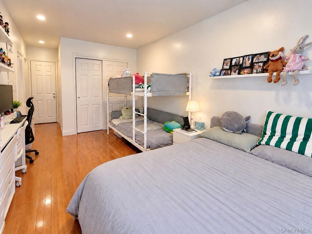 71-32 163rd Street 1, Fresh Meadows, NY 11365 — photo 3
