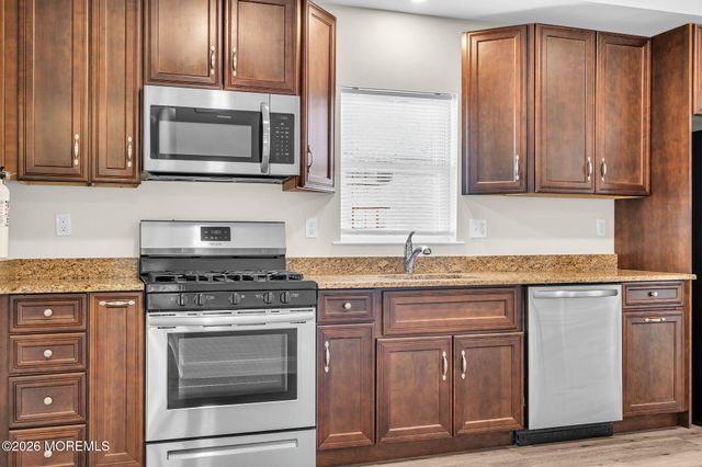48 Flint Road B, Toms River, NJ 08757