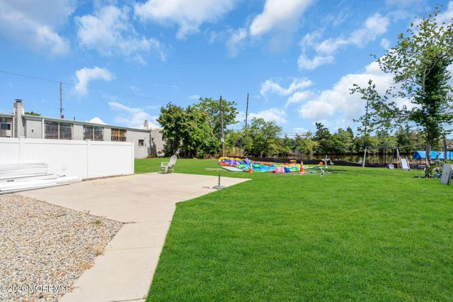 48 Flint Road B, Toms River, NJ 08757