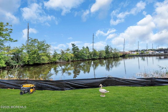 48 Flint Road B, Toms River, NJ 08757