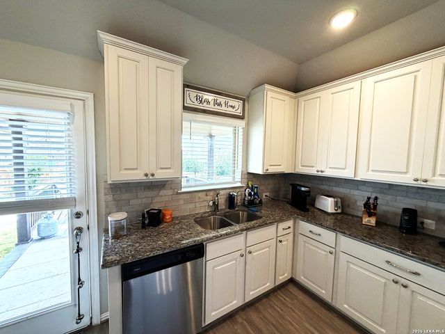 2068 COWAN DR, New Braunfels, TX 78132
