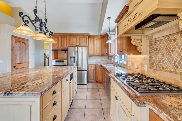 6072 S 700 W, Murray, UT 84123