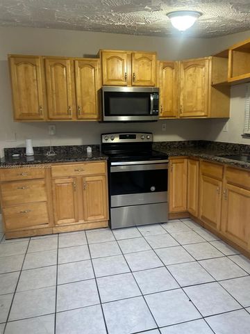 5606 Farragut Street, Hollywood, FL 33021