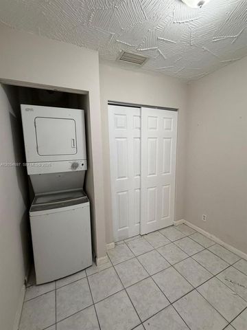 5606 Farragut Street, Hollywood, FL 33021