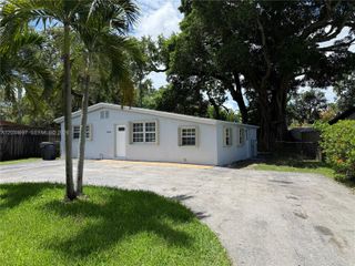5606 Farragut Street, Hollywood, FL 33021