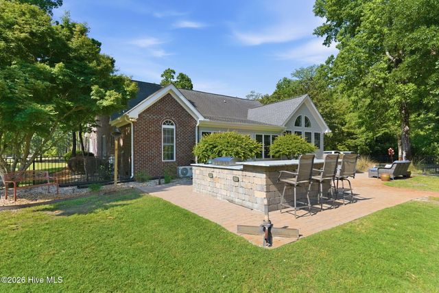 410 Whitebridge Road, Hampstead, NC 28443
