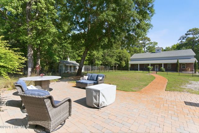 410 Whitebridge Road, Hampstead, NC 28443