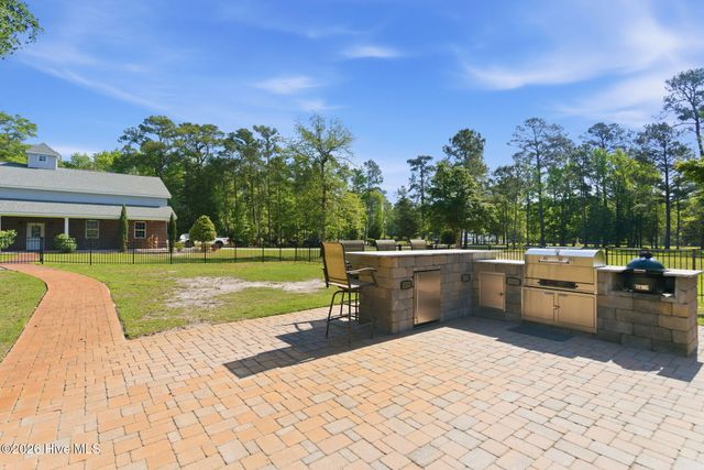 410 Whitebridge Road, Hampstead, NC 28443