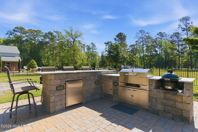 410 Whitebridge Road, Hampstead, NC 28443