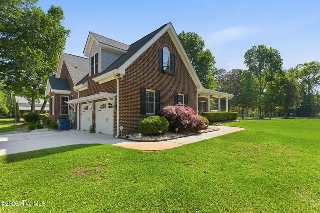 410 Whitebridge Road, Hampstead, NC 28443