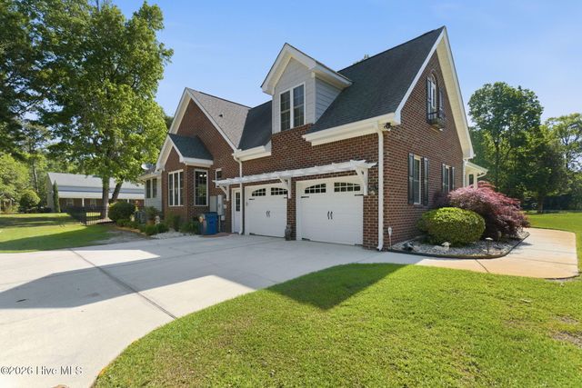 410 Whitebridge Road, Hampstead, NC 28443