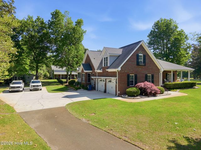 410 Whitebridge Road, Hampstead, NC 28443