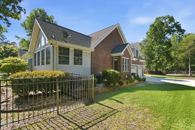 410 Whitebridge Road, Hampstead, NC 28443