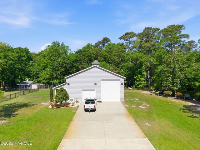 410 Whitebridge Road, Hampstead, NC 28443