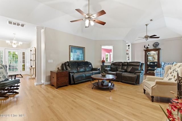 410 Whitebridge Road, Hampstead, NC 28443