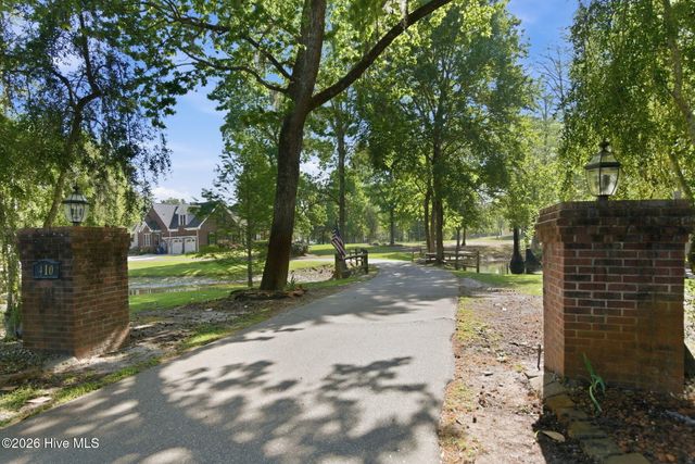 410 Whitebridge Road, Hampstead, NC 28443