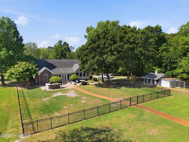 410 Whitebridge Road, Hampstead, NC 28443