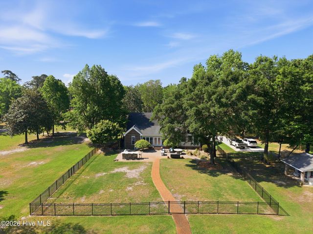 410 Whitebridge Road, Hampstead, NC 28443