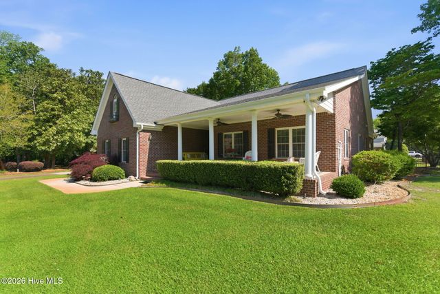 410 Whitebridge Road, Hampstead, NC 28443