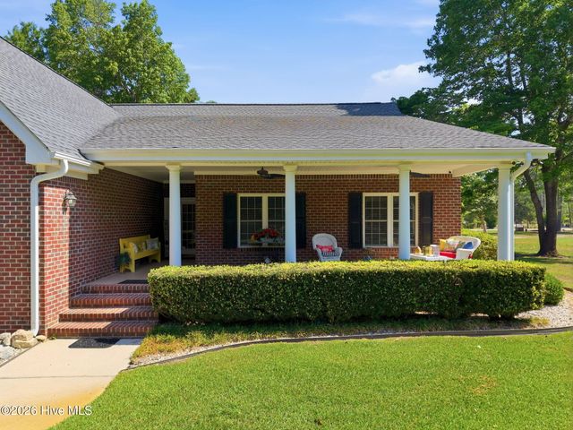 410 Whitebridge Road, Hampstead, NC 28443