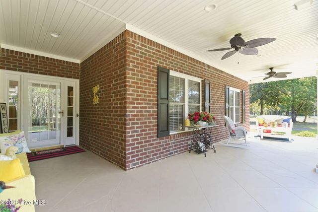 410 Whitebridge Road, Hampstead, NC 28443