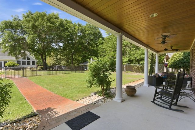 410 Whitebridge Road, Hampstead, NC 28443