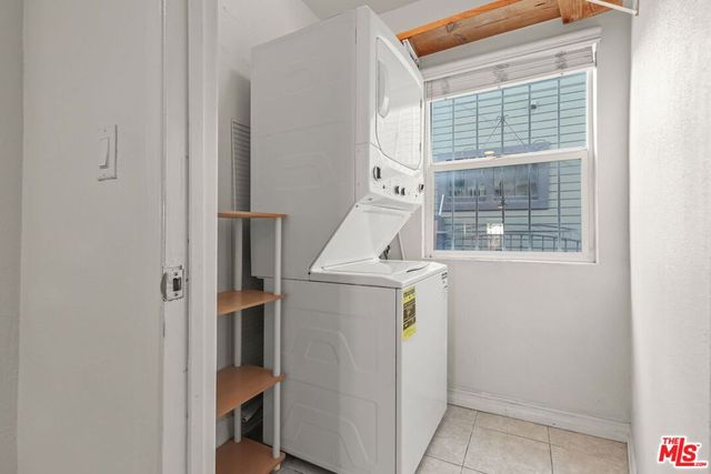 2120 9th Avenue, Los Angeles, CA 90018