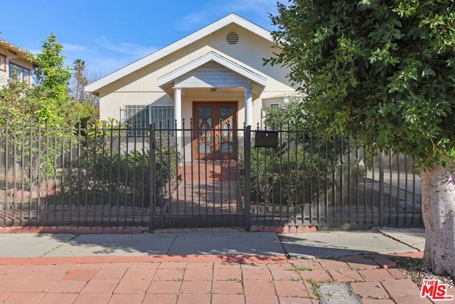 2120 9th Avenue, Los Angeles, CA 90018