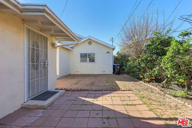 2120 9th Avenue, Los Angeles, CA 90018