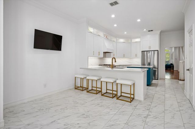 2916 Thomas Avenue, Dallas, TX 75204