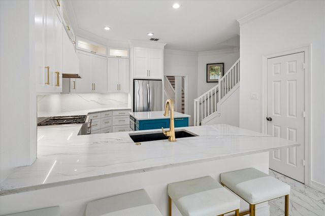 2916 Thomas Avenue, Dallas, TX 75204