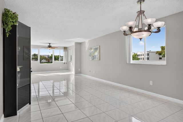 7216 S Devon Drive 212, Tamarac, FL 33321