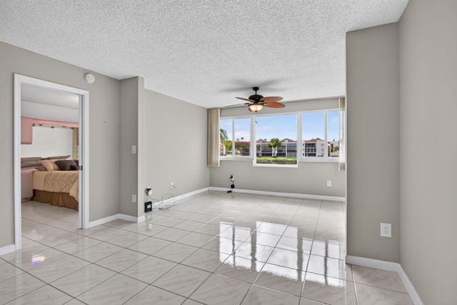 7216 S Devon Drive 212, Tamarac, FL 33321