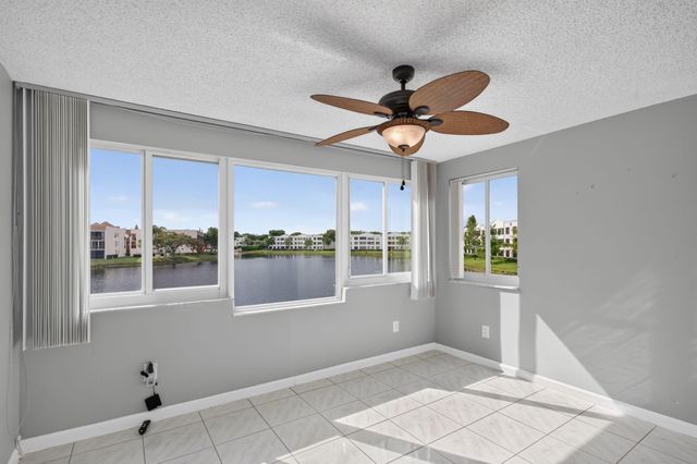 7216 S Devon Drive 212, Tamarac, FL 33321