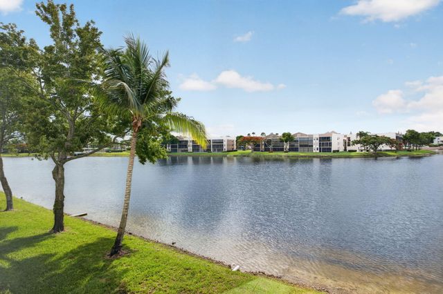 7216 S Devon Drive 212, Tamarac, FL 33321