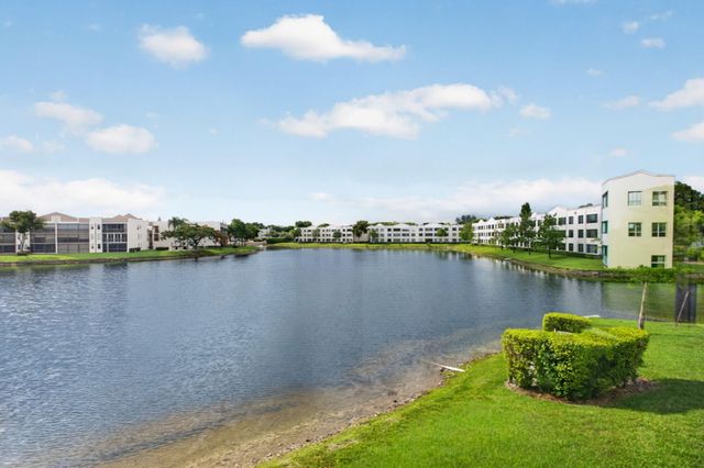 7216 S Devon Drive 212, Tamarac, FL 33321