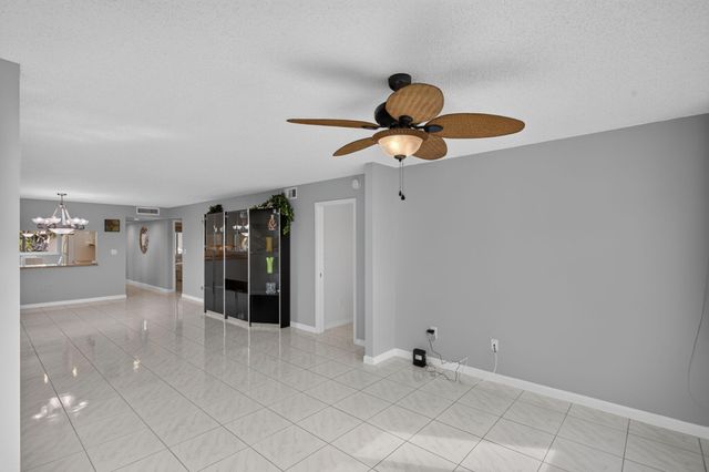 7216 S Devon Drive 212, Tamarac, FL 33321