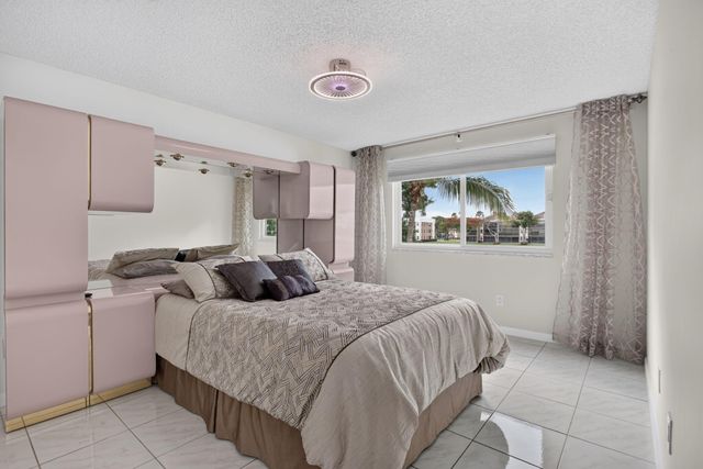 7216 S Devon Drive 212, Tamarac, FL 33321