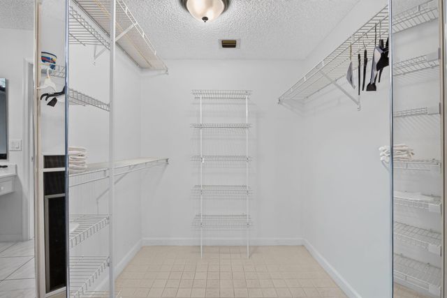 7216 S Devon Drive 212, Tamarac, FL 33321