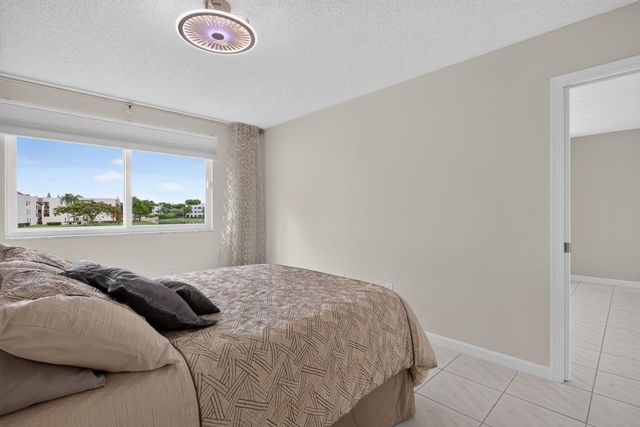 7216 S Devon Drive 212, Tamarac, FL 33321