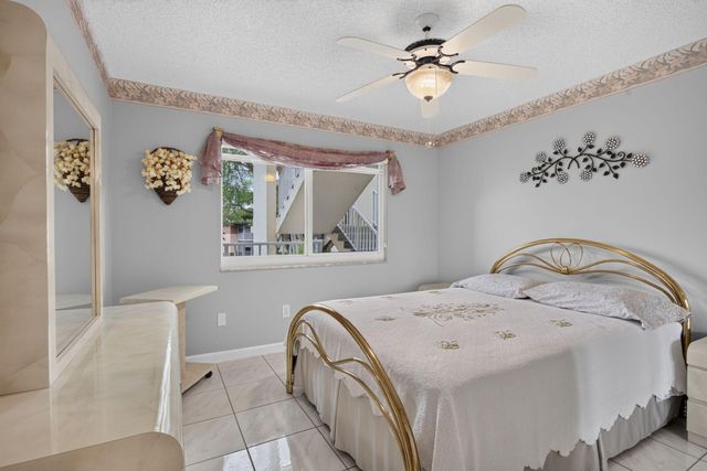 7216 S Devon Drive 212, Tamarac, FL 33321