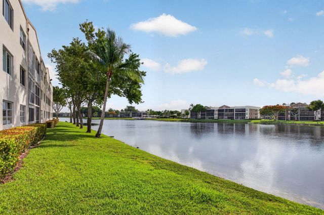 7216 S Devon Drive 212, Tamarac, FL 33321