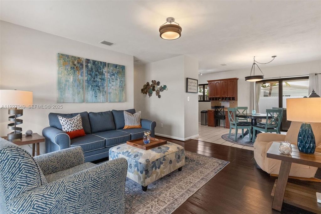 Image 3 of property listing at 12460 SW 186th St, Miami, FL 33177