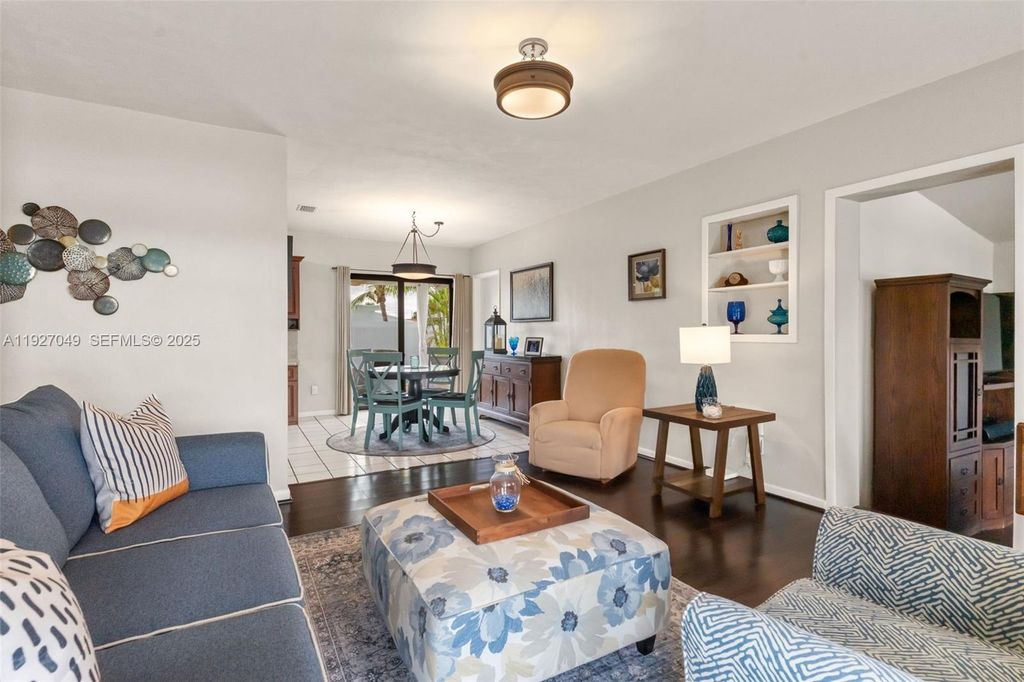 Image 5 of property listing at 12460 SW 186th St, Miami, FL 33177