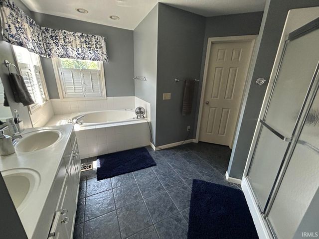 423 Crimson Lane, Plymouth, IN 46563